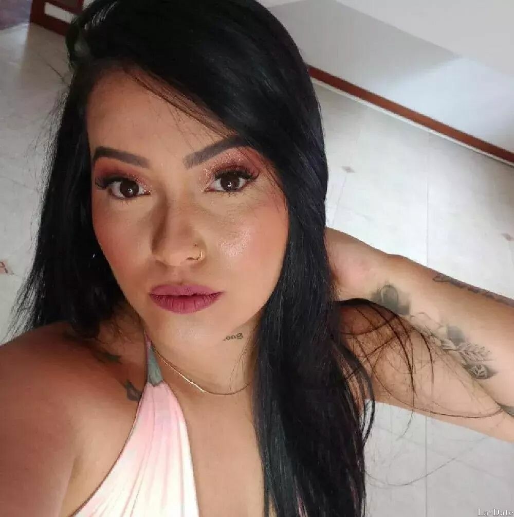 Deicy Yesenia, 33